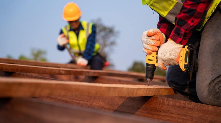 Professional Flat Roofing Installation in East Fultonham, OH